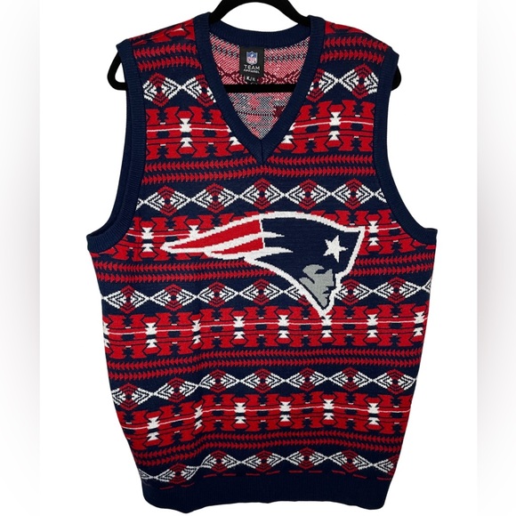 Patriots NFL Christmas Sweater Vest Size XL - Picture 1 of 4